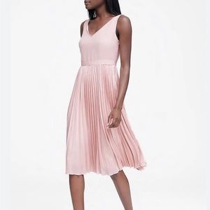 Banana Republic Pink V Neck Pleated Cocktail Dress Size 6